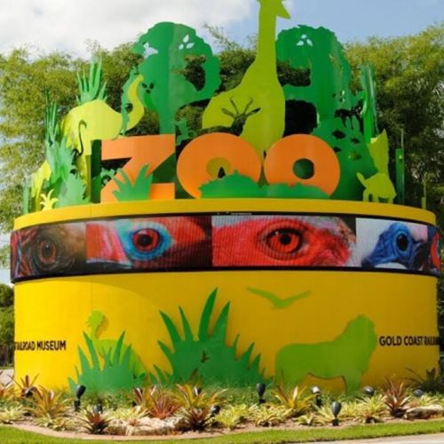 Zoo miami just 5 minutes away.