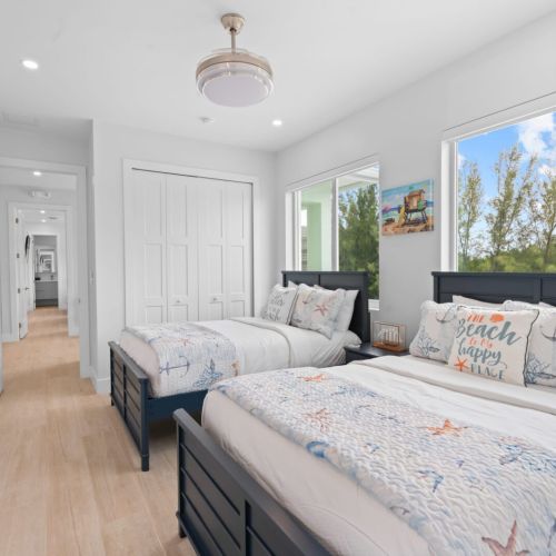 Rest your head on the comfy pillows and travel to the dreamland.