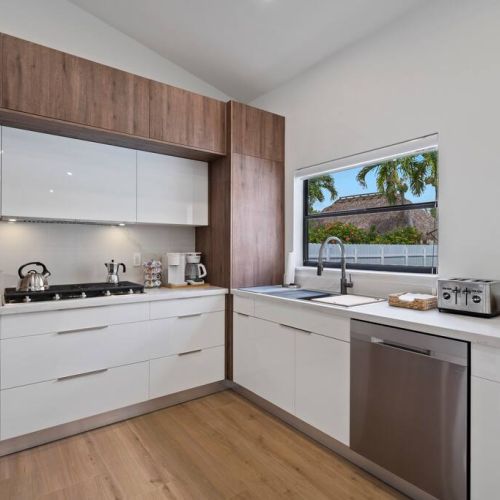 Prepare your favorite meals in the spacious, fully equipped kitchen.