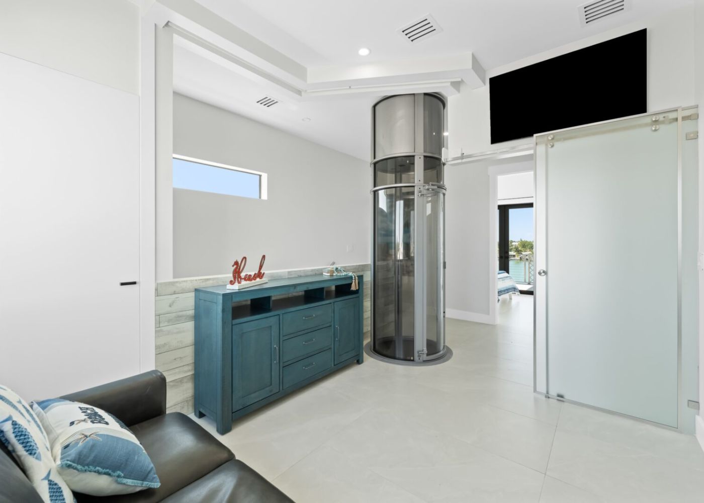 D2avfncnezc9vgakgg2f 1 192a3ea7