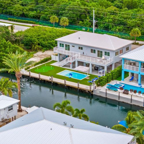 Tucked away on a quiet canal with no resort crowds. Just you, the water, and vacation on your terms.