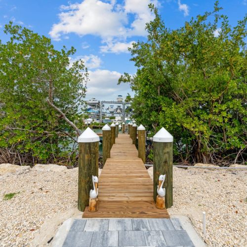 Let's take a stroll on the private dock.