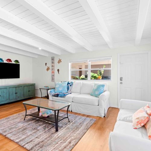 Kick back on the comfortable couches, catch your favorite show on the tv, or just enjoy some quality downtime. Your perfect home away from home awaits!