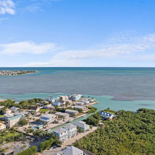 Embrace breathtaking views, explore sandy shores, and create unforgettable memories with friends and family. Your perfect getaway awaits!