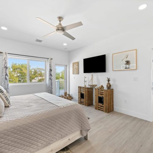 Spend time watching your favorite show from the relaxing king bed.