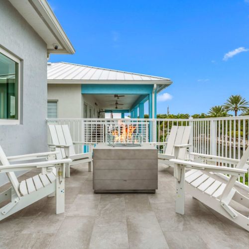 Fire + breeze + views. This is the sweet spot.