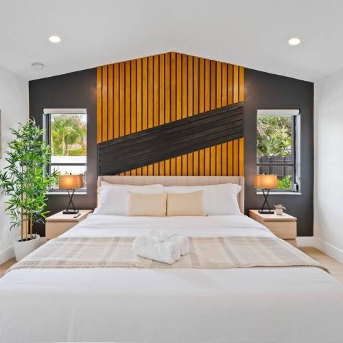 Use stylish reading lamps to set a more intimate mood during the evening.