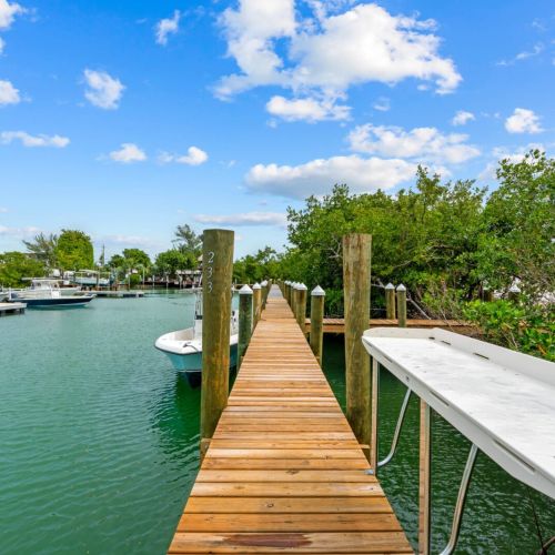 The marina is across the canal so you can say hello to fellow boaters.