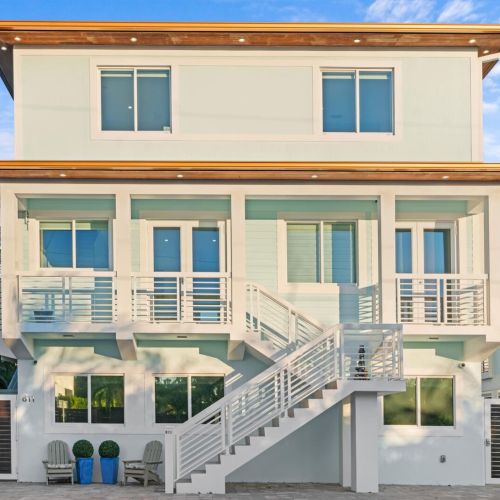 This charming house with a beautiful staircase invites you to explore every level of comfort and style. Enjoy the perfect getaway where relaxation meets a touch of whimsy.