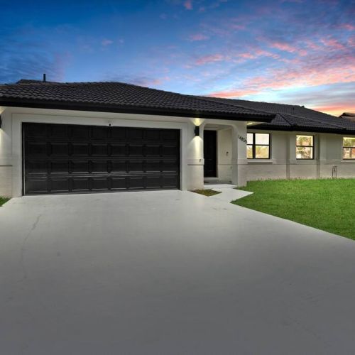 There's plenty of parking space in the driveway.