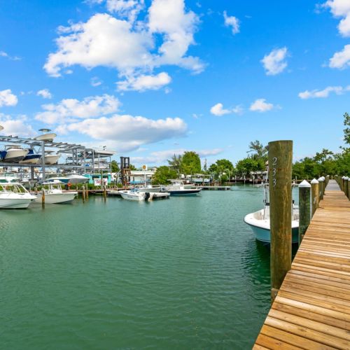 The 70ft dock has plenty of space for your sea vessel!