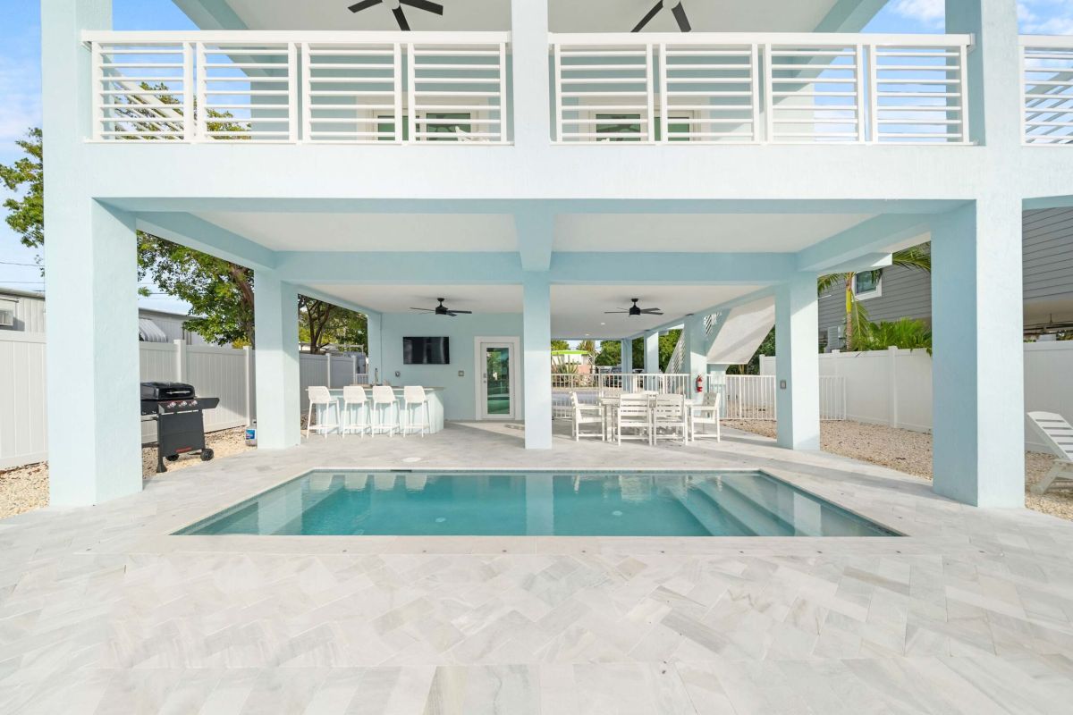 Azul paradise | luxury waterfront rental in marathon fl with private dock & heated pool 1 Ngqda3swgrpyun1sh625 scaled 742063b6