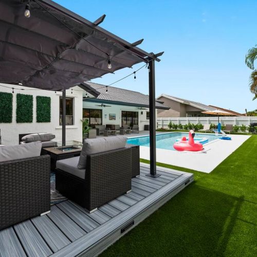 Enjoy a luxurious paradise outside with family and friends.