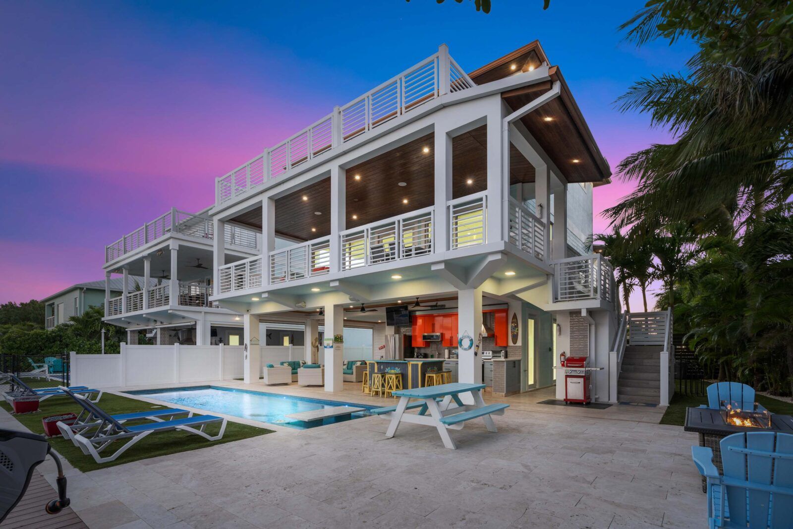Welcome to your perfect getaway! Imagine sipping your morning coffee on the spacious deck, surrounded by nature’s beauty. This charming house is more than just a place to stay; it’s a cozy retreat where relaxation meets adventure.