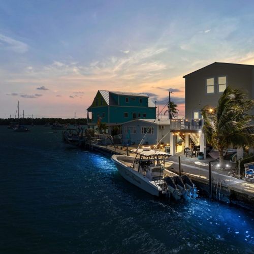 Stunning waterfront views and vibrant sunset vibes await your escape!