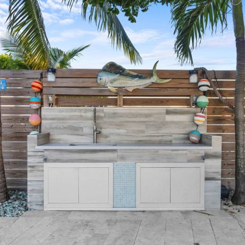 Picture yourself lounging surrounded by palm trees, soaking in the sun and good vibes. Your perfect getaway starts here!