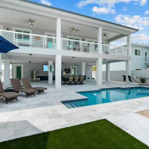 Leave your worries at the door and immerse yourself in the fantastic florida living.