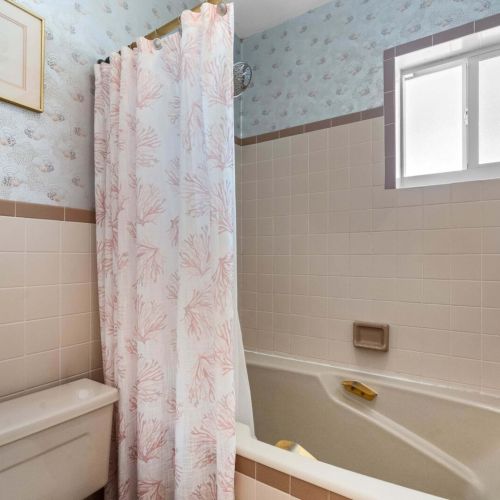 Retro charm with a seaside twist