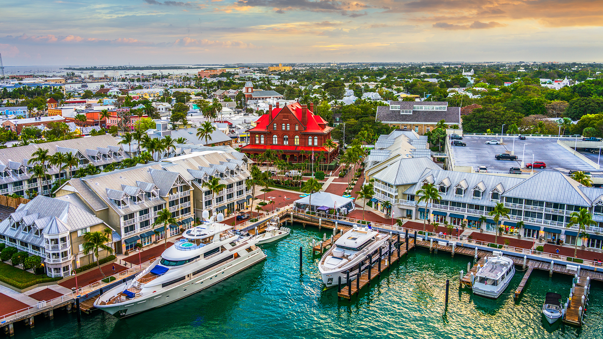 Catch mahi mahi at marathon hump: premier fishing spot in the florida keys for trophy dorado.