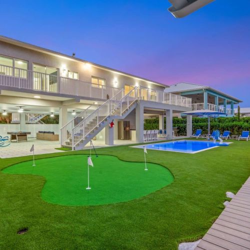 Practice your short game, take a swim and enjoy the ultimate outdoor setup.