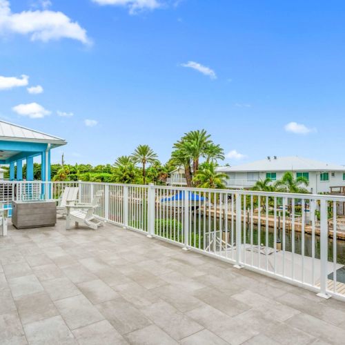 Slide the doors open and let inside flow into outside. This is where conversations stretch into hours.