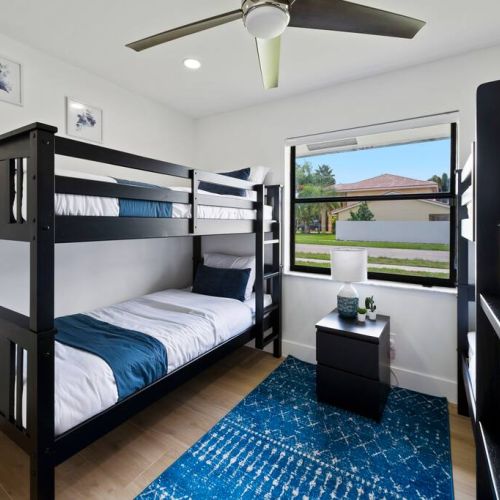 Children and large groups are going to love the bunk bedroom.