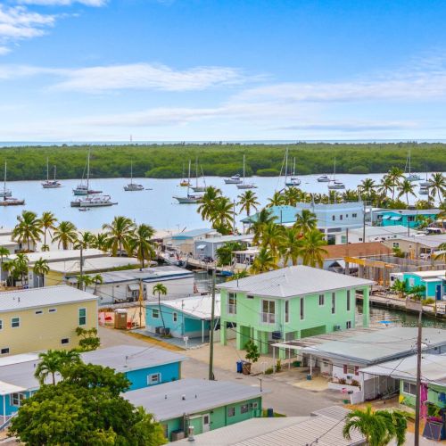 Colorful island living in the heart of marathon, just minutes from world-famous fishing, the seven mile bridge, and all the florida keys has to offer.