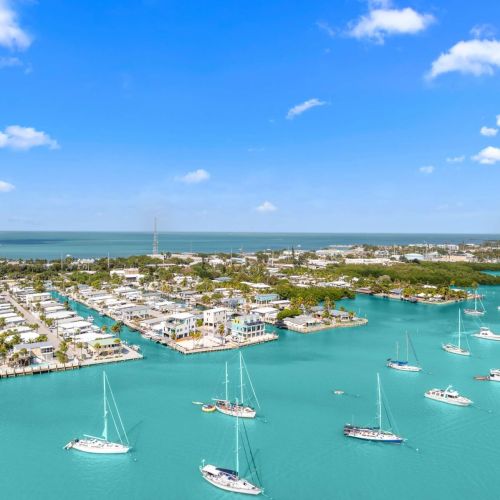 Escape to tranquility by the water, where stunning views and adventures await you. Your perfect getaway starts here.