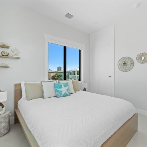 Beach-inspired décor is present in every corner of the home.