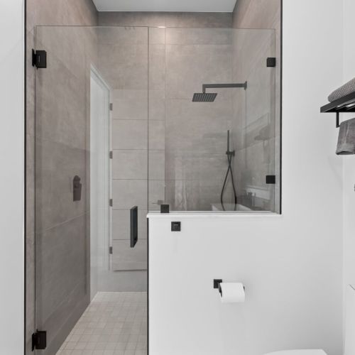 Experience pure relaxation in our elegant and tranquil bathroom.