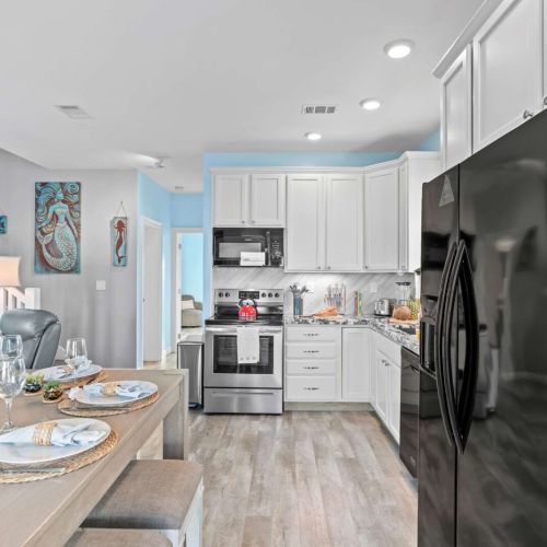 Bright and inviting space for delicious meals and fun gatherings!