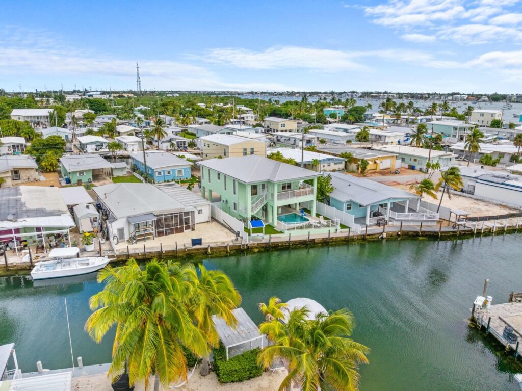 Marathon fl vacation rental: aqua verde with pool, game room & 50ft dock 2 Imgi 182 psifdogm0wmkape1bdiq