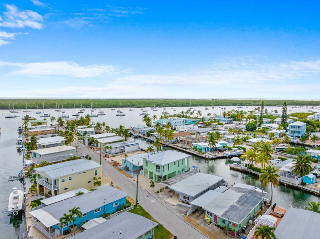 Marathon fl vacation rental: aqua verde with pool, game room & 50ft dock 10 Imgi 220 neag6ovapt2oshowobfl